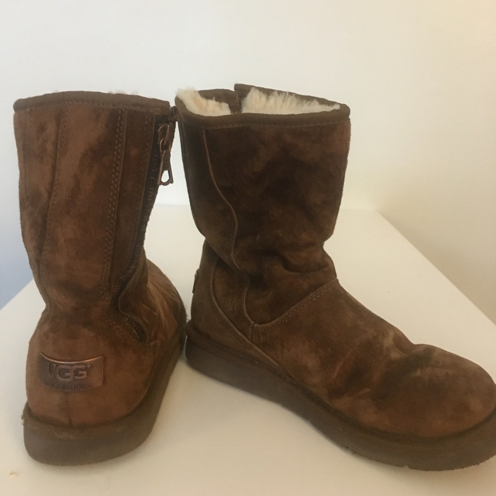 Ugg Classic II women's ankle boot
